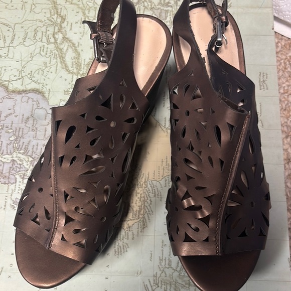 Nine West Dark Bronze Floral Sandals - Picture 3 of 8